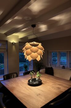 Tywomi Pinea, Hanglamp, ontworpen met inspiratie van een dennenappel, perfect voor elk interieur.